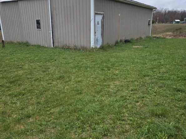 19101 V Dr N, Olivet, MI 49076