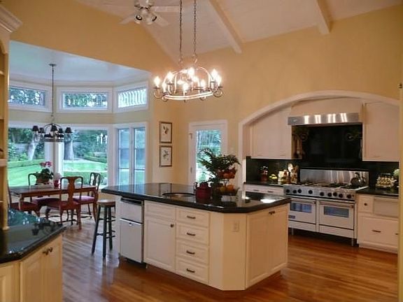 2nd image of 98 Juniper Dr