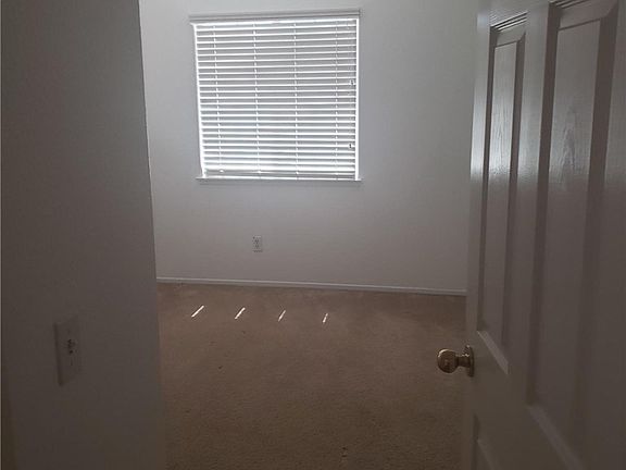 4th image of 25314 Chesterfield
