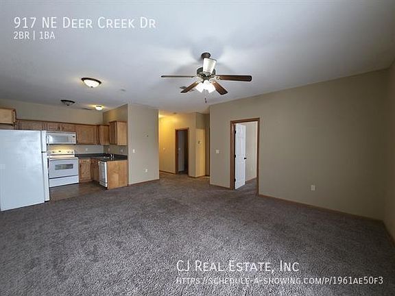 3rd image of 917 NE Deer Creek Dr