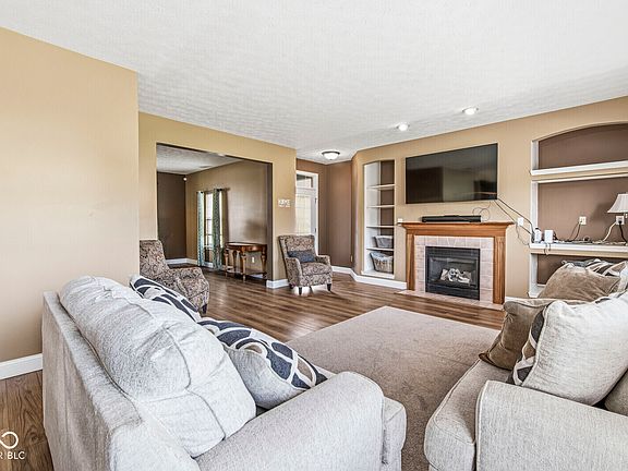 4th image of 8236 Holmard Pl