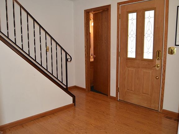 3rd image of 26430 Kingswood Dr
