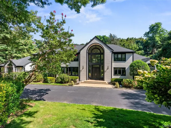 3 Rock Hill Lane, Brookville, NY 11545