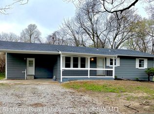 1143 S Gelven Ave, Springfield, MO 65804