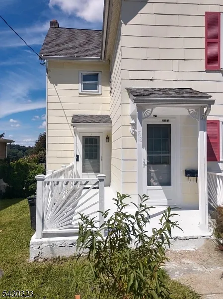 Building Photo - 83 Allen St #1