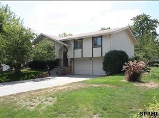 13817 Birchwood Ave, Omaha, NE 68137