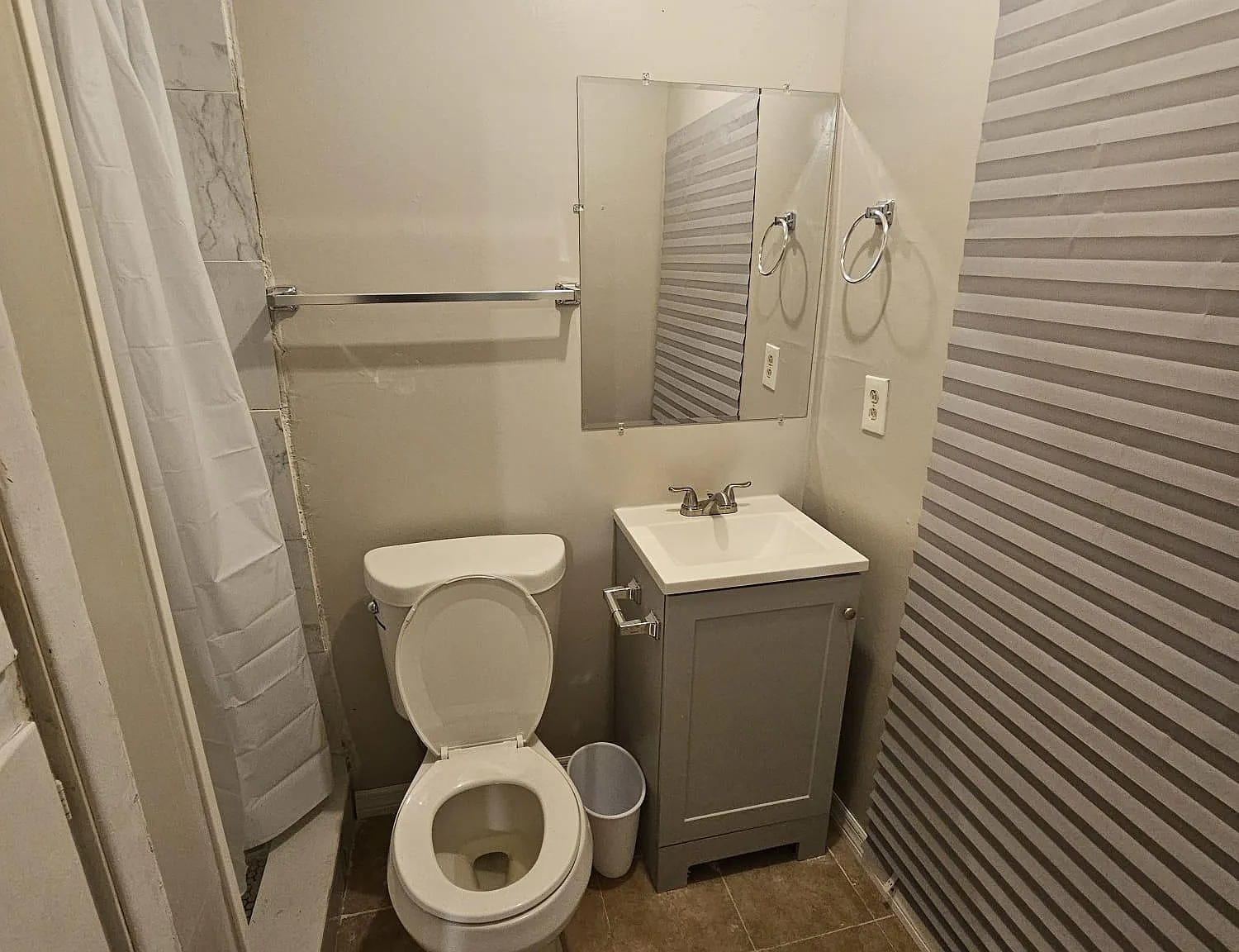 4 bed, 4.0 bath, 3600 sqft, $836 — Photo 4