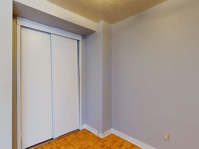67 Cartier St — Photo 22