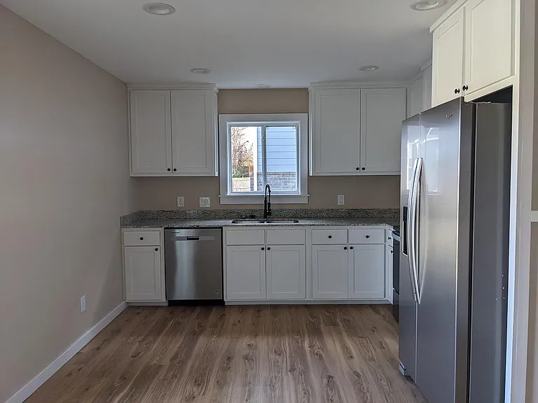 558 N Highland Ave — Photo 19