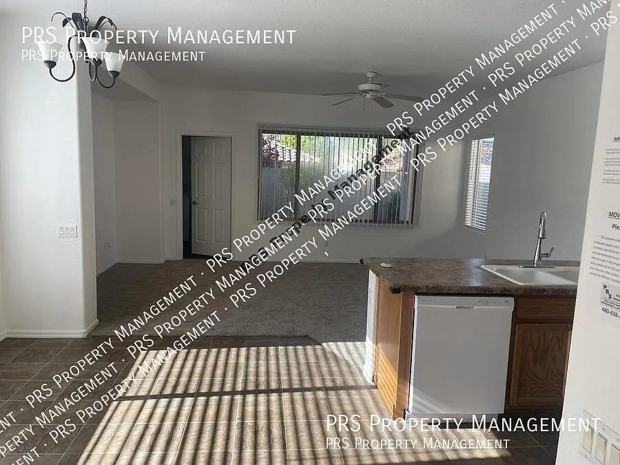 Mesa home in Gated Community! — Photo 4