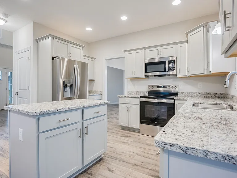 917 Uplands Ln — Photo 6