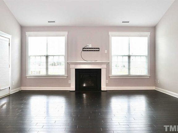 3rd image of 330 Brinkley Cir