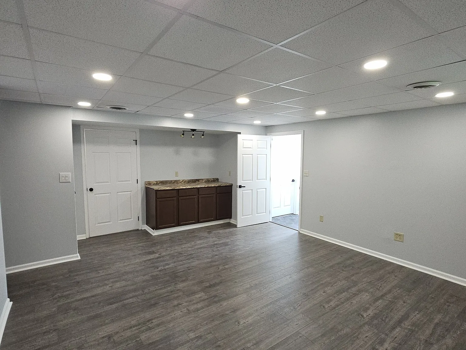 815 Aztec Dr — Photo 2