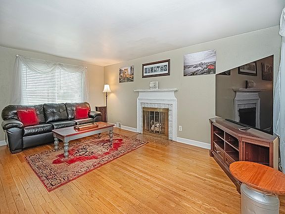 3rd image of 4711 W Barlind Dr