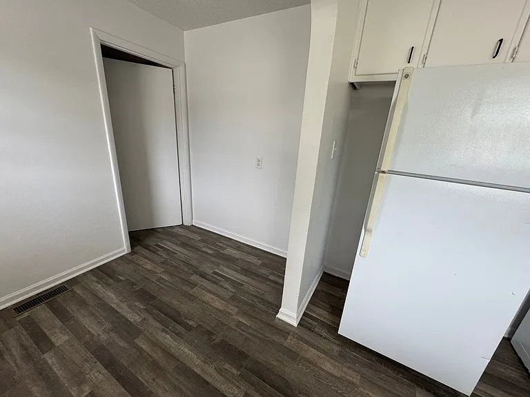 1088 S Morgantown Rd — Photo 10
