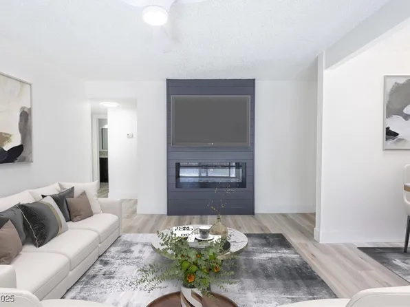 1405 Vegas Valley Dr APT 247, Winchester, NV 89169
