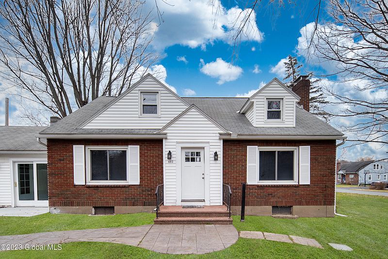 3rd image of 602 Balltown Road
