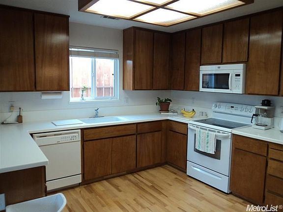 5th image of 4721 Nan Ln