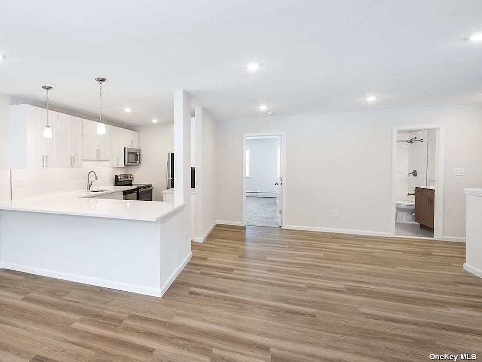 1st image of 600 Pine Hollow Rd #20-05B