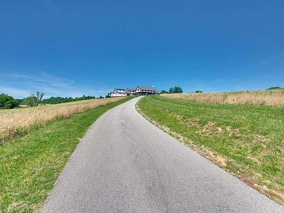 4th image of 1397 Westfield Rd