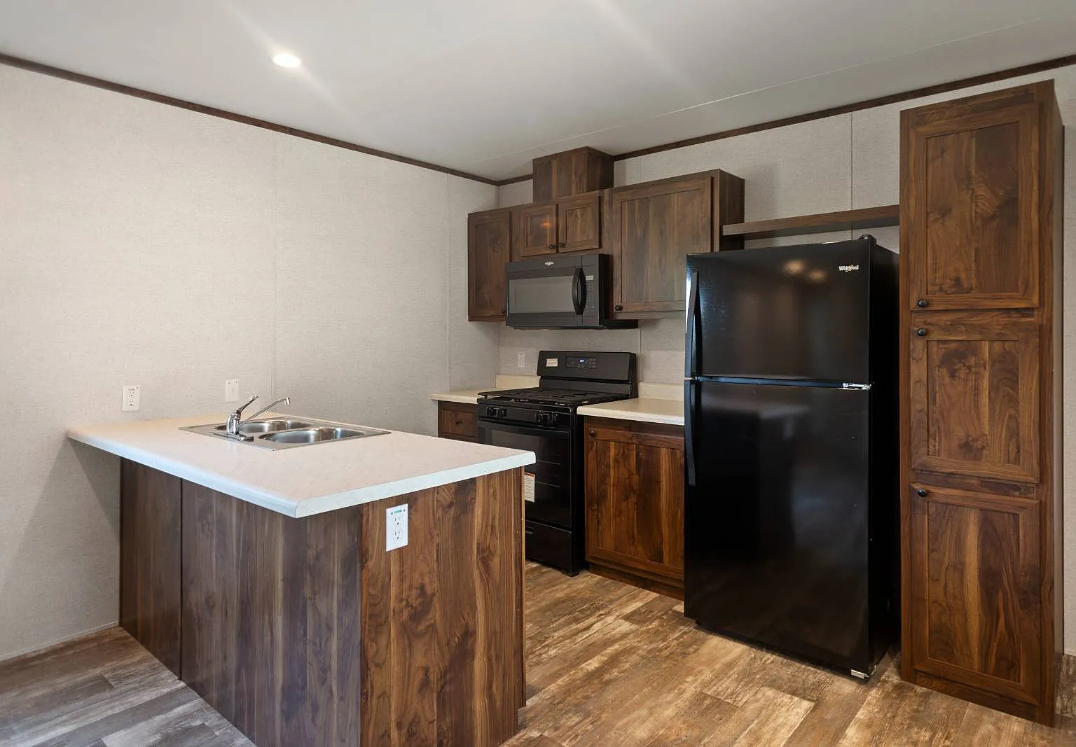 2 bed, 2.0 bath, 890 sqft, $1,200 — Photo 1