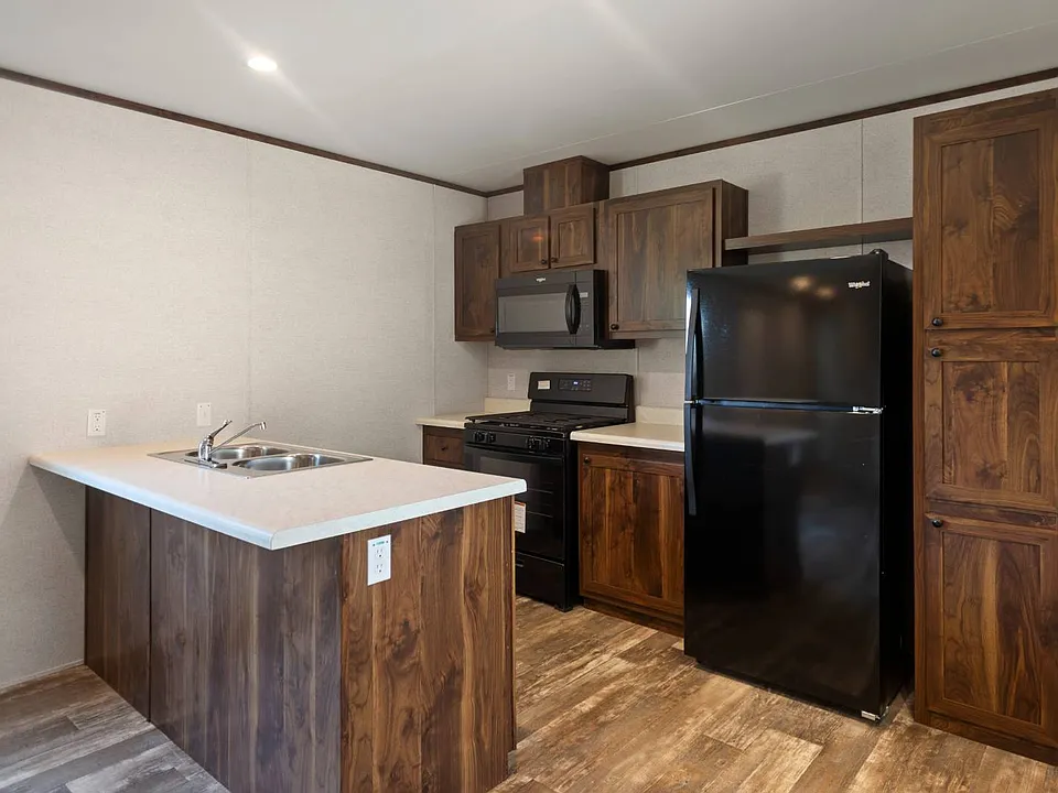 2018 Waterfront Dr #128