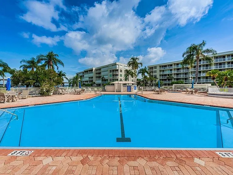 6001 Bahia Del Mar Cir #527 — Photo 26