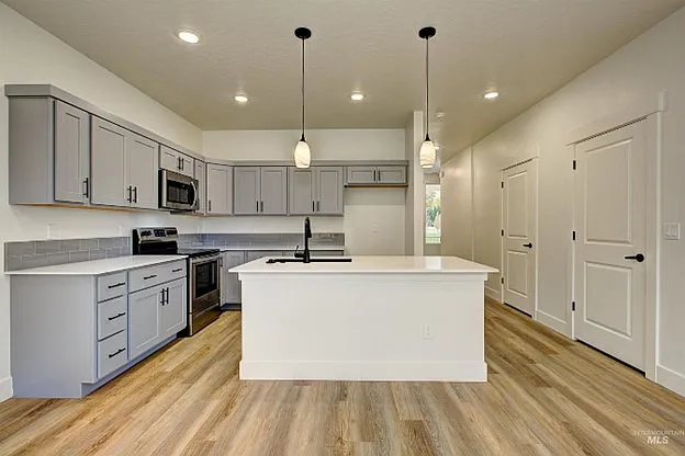127 N Trifecta Ln — Photo 5