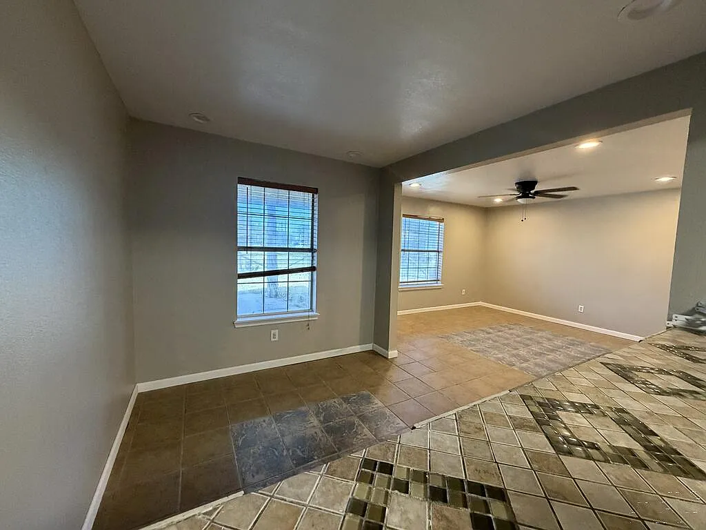 3 bed, 2.0 bath, 1291 sqft, $1,500 — Photo 4