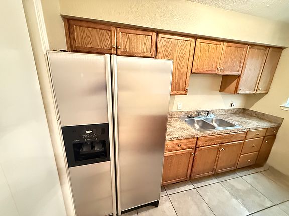 4th image of 424 Hawthorne Ave #B
