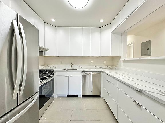 3rd image of 20-21 35th St #1F