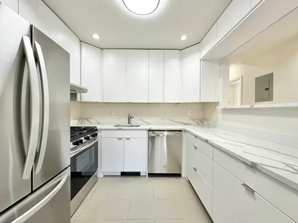 20-21 35th Street image 1 of 12