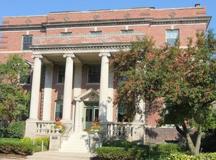 156 N Oak Park Ave APT 1F, Oak Park, IL 60301