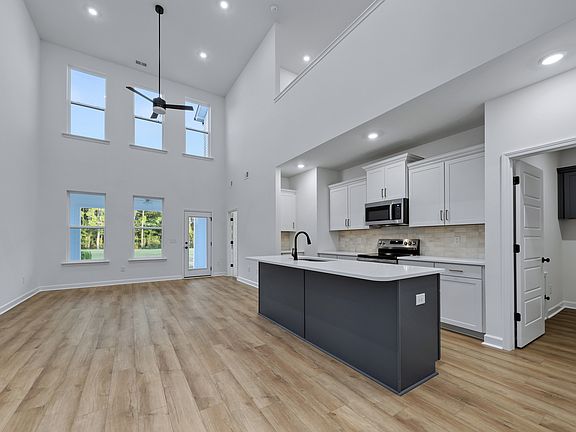 5th image of 440 Ireland Way
