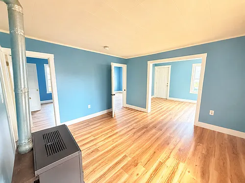 7 West Ln Photo 1