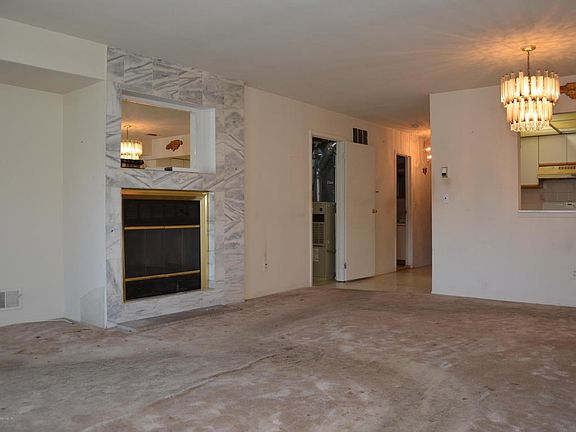 2nd image of 32 Heaney Ave #32