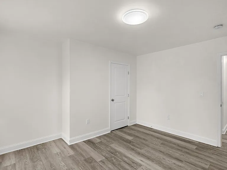 2412 Francis St — Photo 7