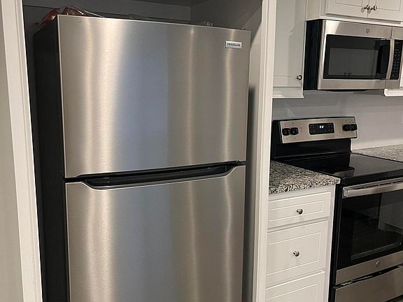4th image of 243 Skylane Dr