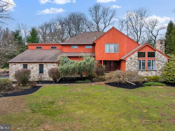 19 Foxcroft Dr, Princeton, NJ 08540