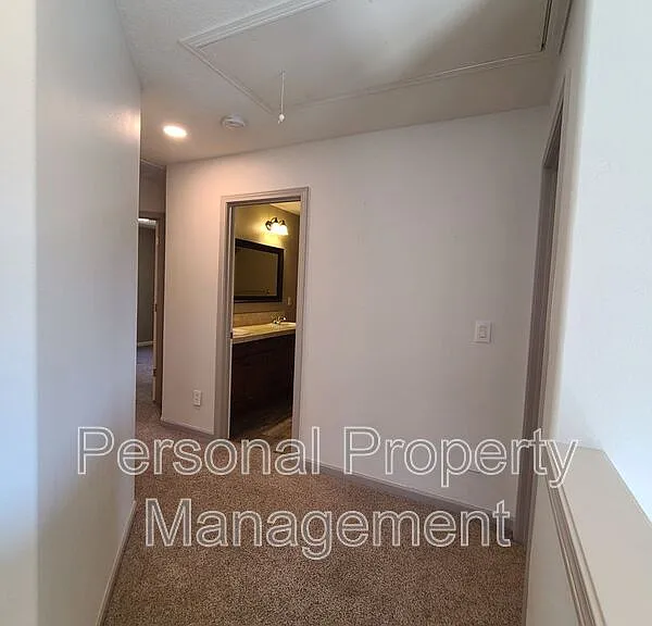 2085 34th St — Photo 16