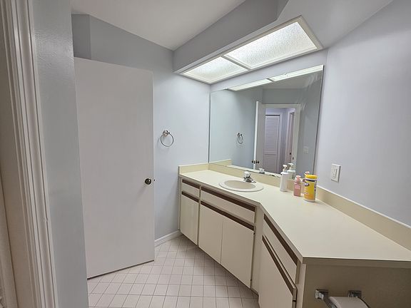 3rd image of 11609 Parkview Ln