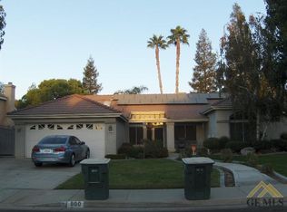 800 Mazatlan Dr, Bakersfield, CA