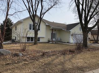 132 Scott Ln, Waconia, MN 55387