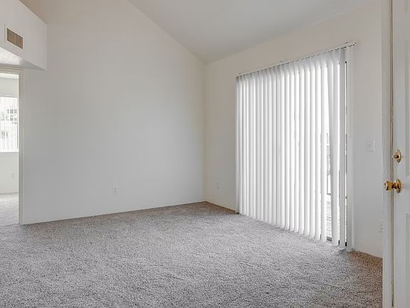 4th image of 1645 N Kadota Ave #8