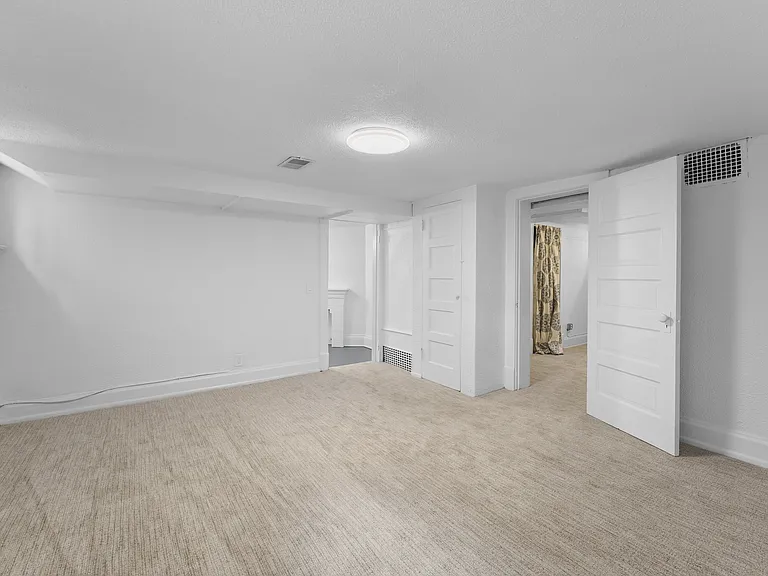127 S Pearl St — Photo 41