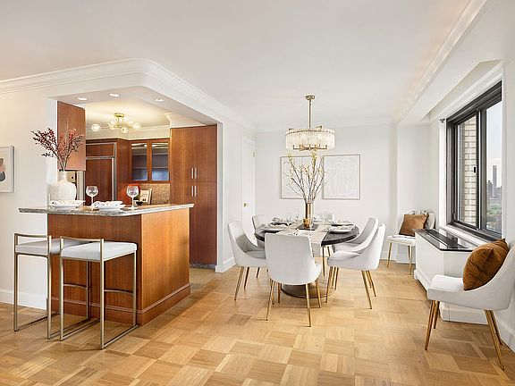 4th image of 201 W 70th St APT 36K