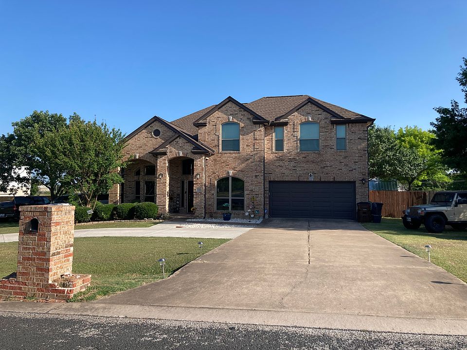 1st image of 1412 Windcrest Dr