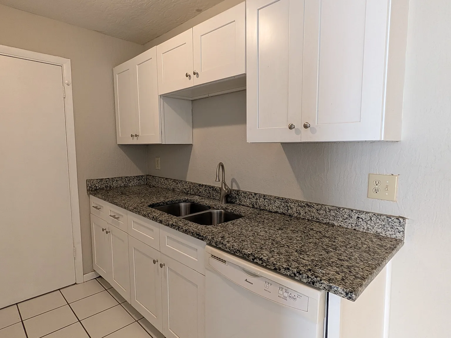 2 bed, 1069 sqft, $1,395 — Photo 3