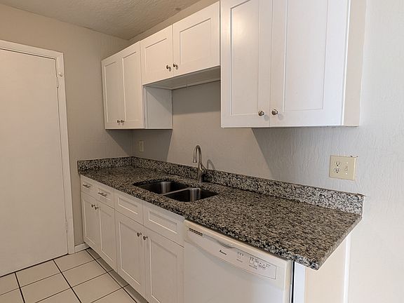 3rd image of 2130 Forest Knoll Dr NE APT 111