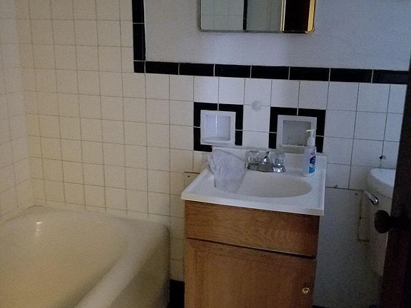 3rd image of 912 Cumberland Ave APT 4